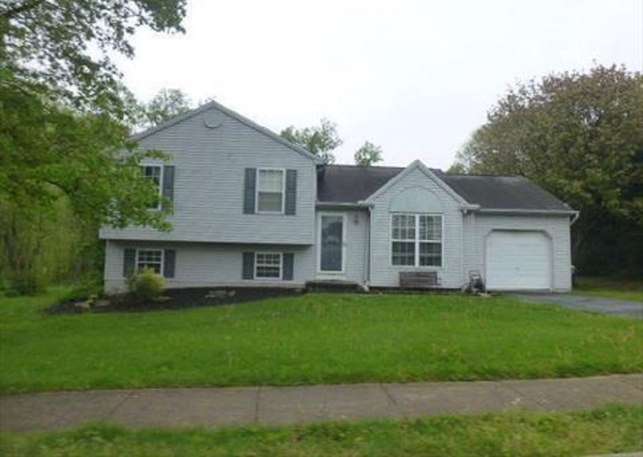 545 CROSSING WAY Manchester, PA 17345