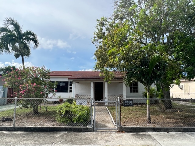 765 E 6th Pl Hialeah, FL 33010