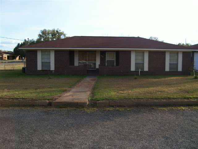 306 E Lee Street Samson, AL 36477