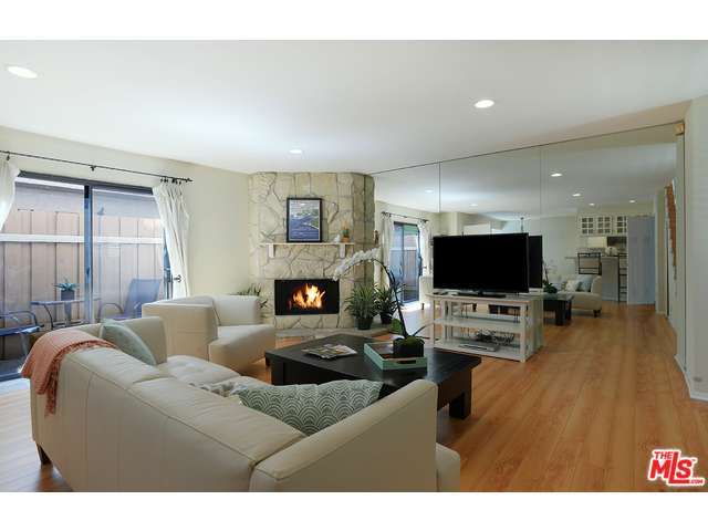 11100 Acama St #15 Studio City, CA 91602