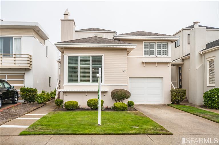 66 Fleetwood Dr Daly City, CA 94015