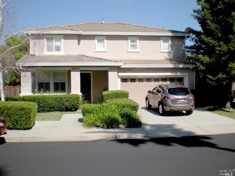 657 Christine Dr Vacaville, CA 95687