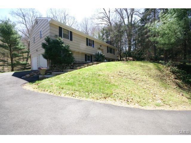 9 Mountain Road Seymour, CT 06483