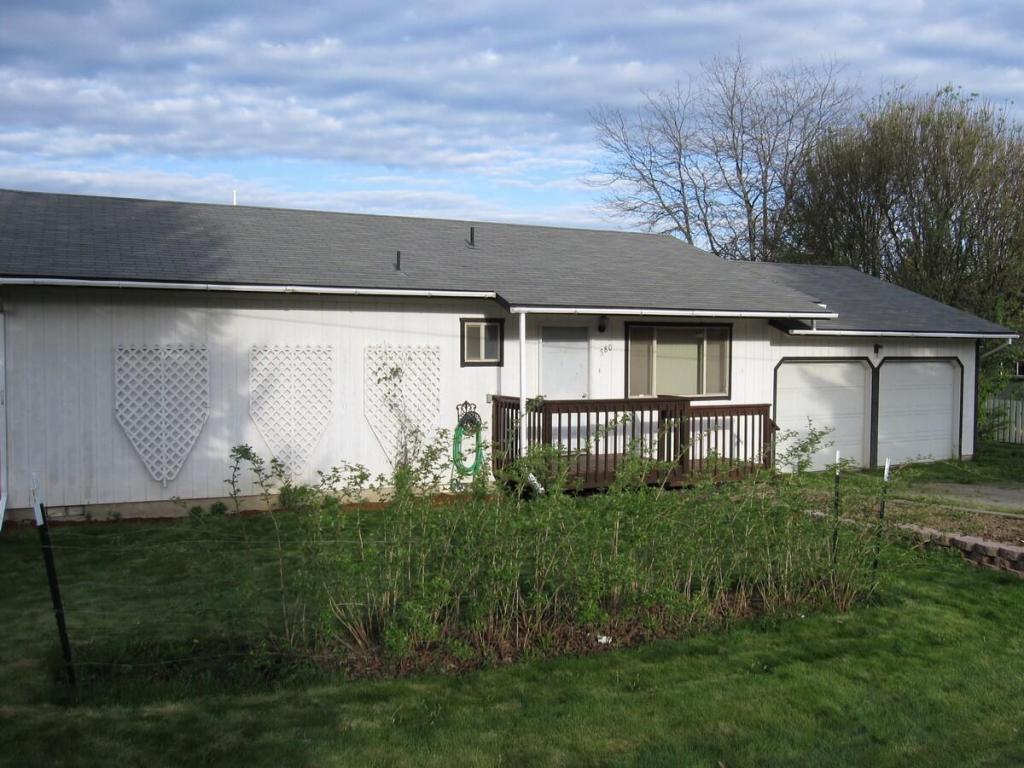 580 Cedar Ave Ponderay, ID 83852