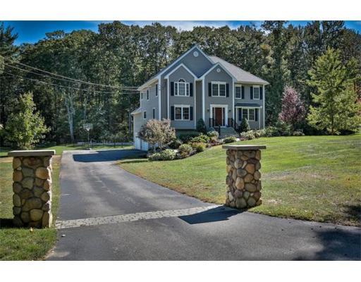 9 West Shore Rd Merrimac, MA 01860