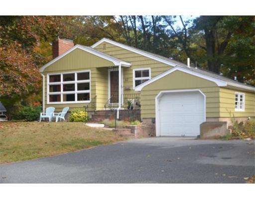 62 Lincoln Ave Hamilton, MA 01982