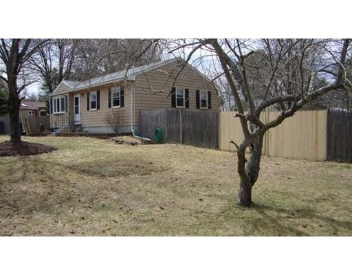 3 Carol Ln Medway, MA 02053