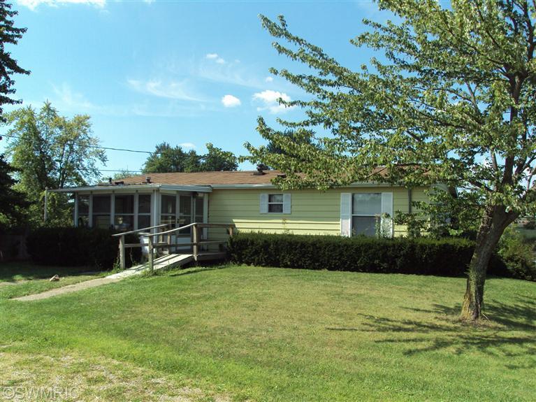 112 Gregory St Hudson, MI 49247