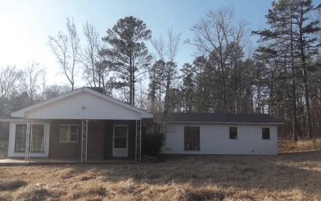 365 Lakeside Rd Walnut, Ms, 38683 Benton County Walnut, MS 38683