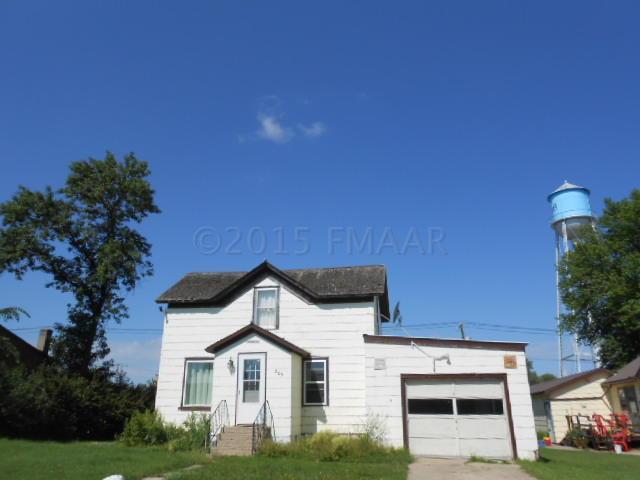 205 2nd St SW Forman, ND 58032