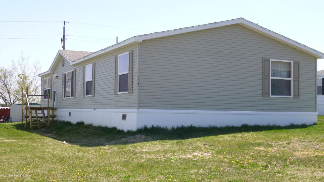 204 2nd St SE Belfield, ND 58622