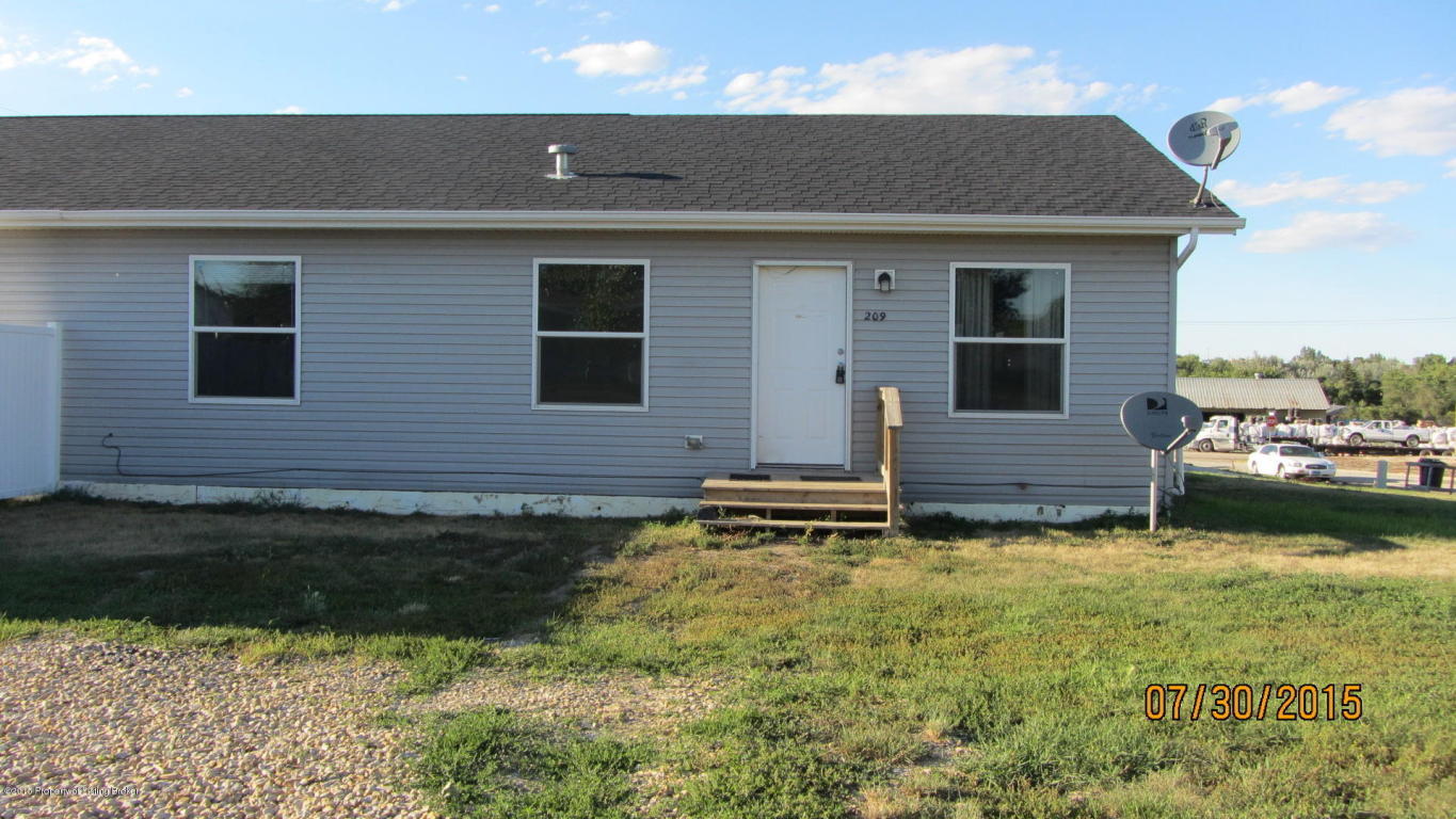 209 2nd Ave SE Belfield, ND 58622