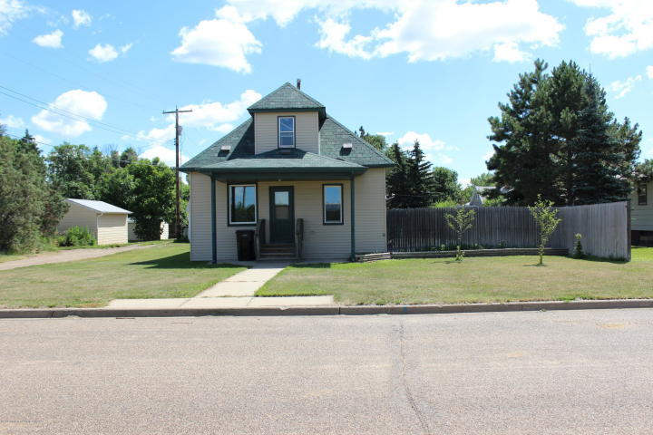 261 3rd Ave Gladstone, ND 58630