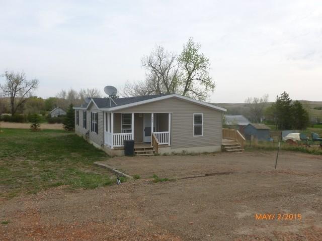 8 4th Ave Alexander, ND 58831