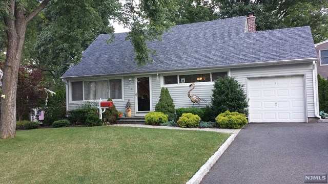 255 Greve Dr New Milford, NJ 07646