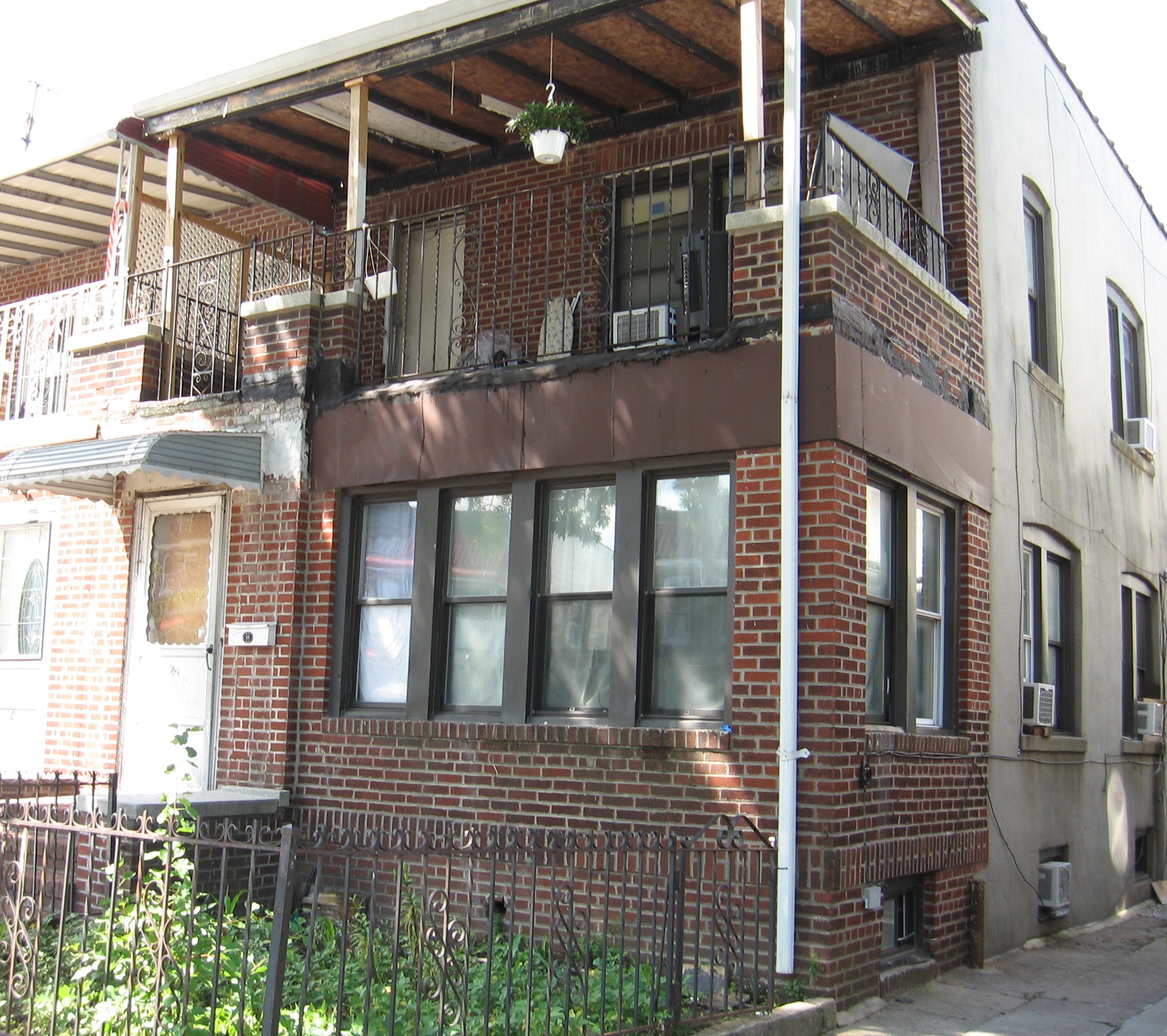 32-28 80th St. Jackson Heights, NY 11370