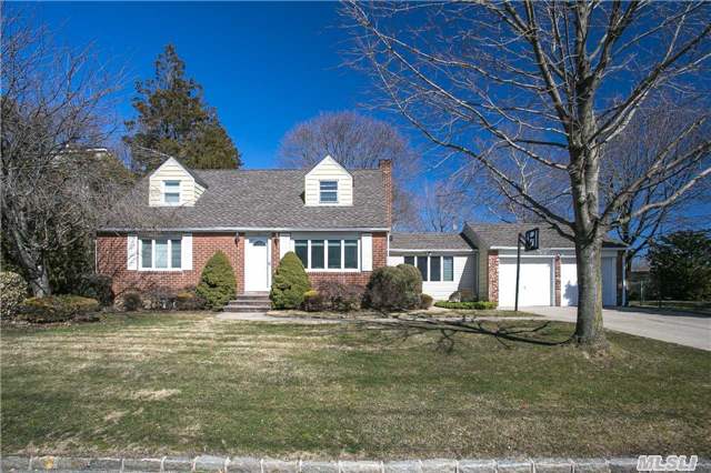 161 Wentworth Ave Albertson, NY 11507