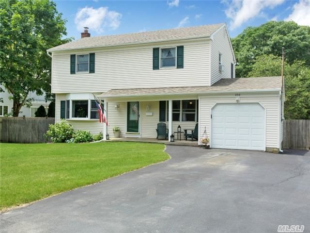 230 Fairview Ave Bayport, NY 11705