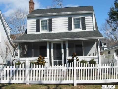 11 Locust Ave Bayville, NY 11709