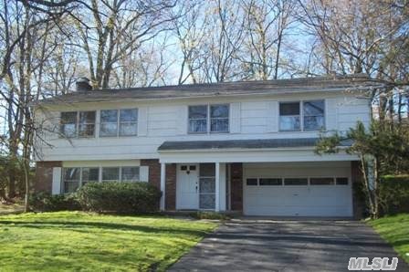 130 Hillside Rd Farmingdale, NY 11735