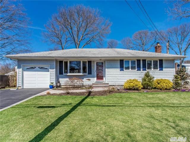 403 Erie St Holbrook, NY 11741