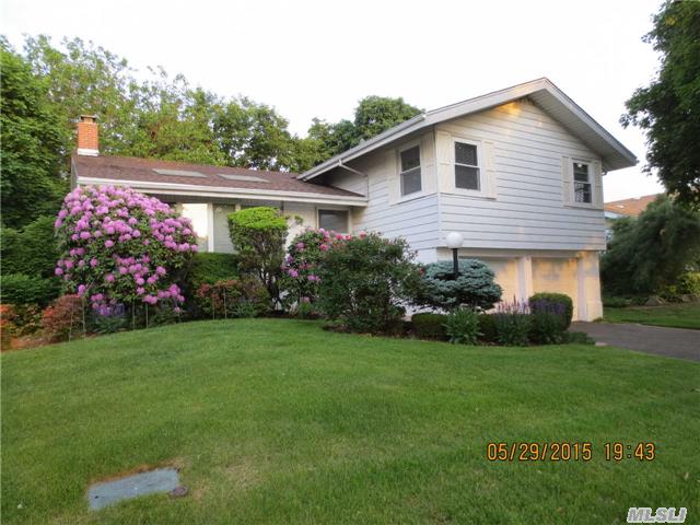 18 Friendly Ln Jericho, NY 11753