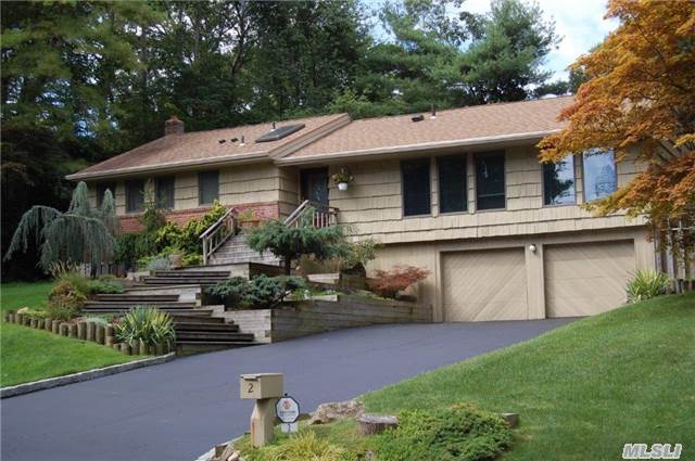 2 Dewberry Pl Hauppauge, NY 11788