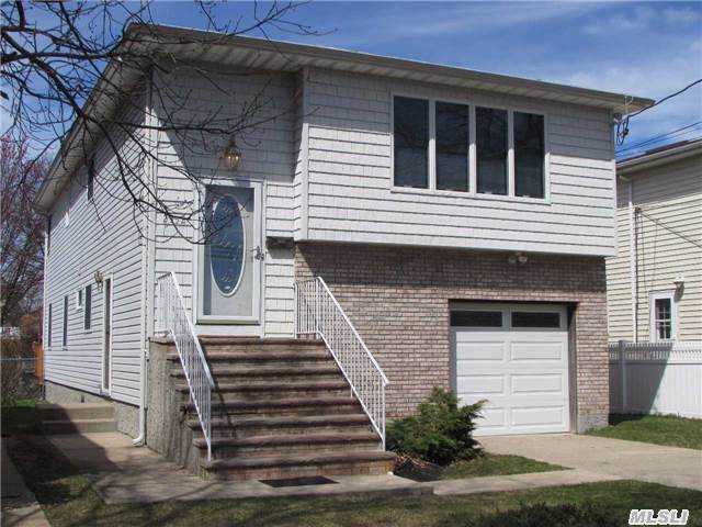 28 Beverly Rd Wantagh, NY 11793