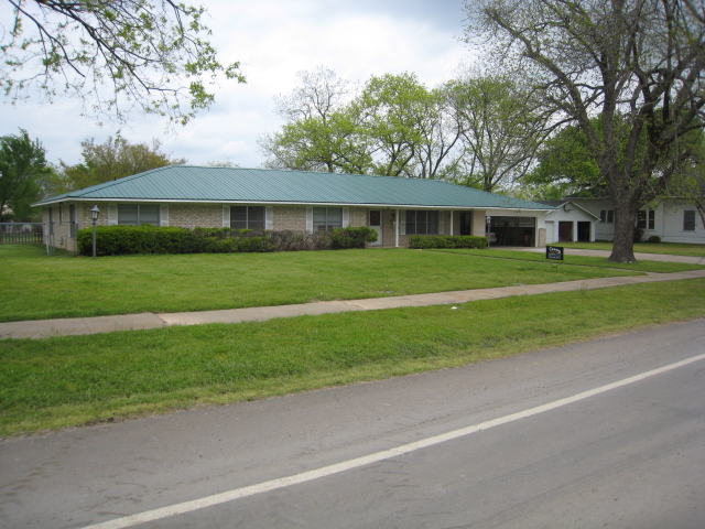 109 E Main Street Cumby, TX 75433