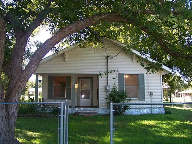 504 N Milam Avenue N Richland, TX 76681