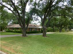 1745 11th Street Hempstead, TX 77445