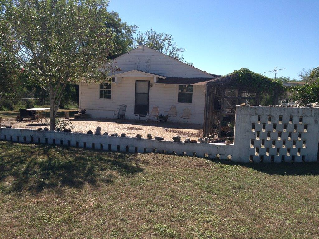 6185 Noyes Von Ormy, TX 78073