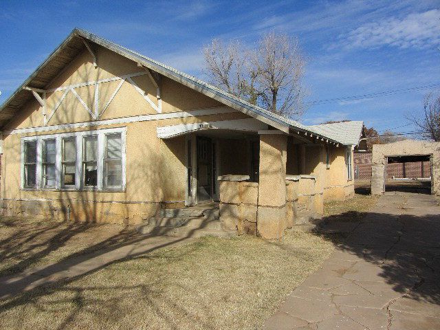 1111 Tilford Ralls, TX 79357