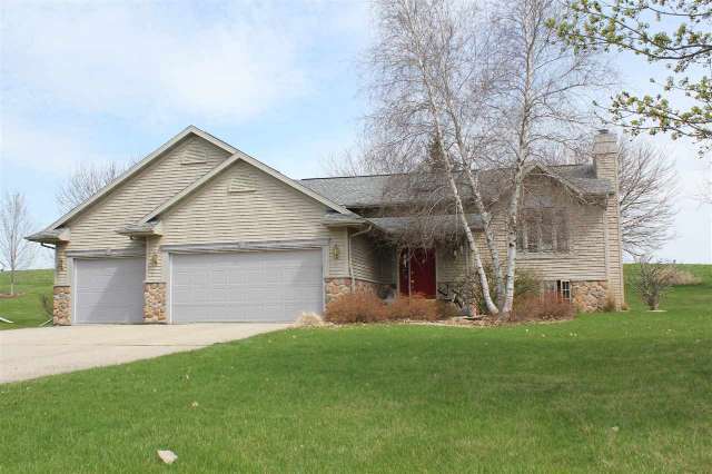 4242 Gotzion Rd Deerfield, WI 53531