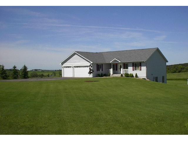 572 172nd Street Hammond, WI 54015